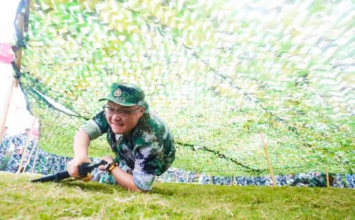 匍匐前进